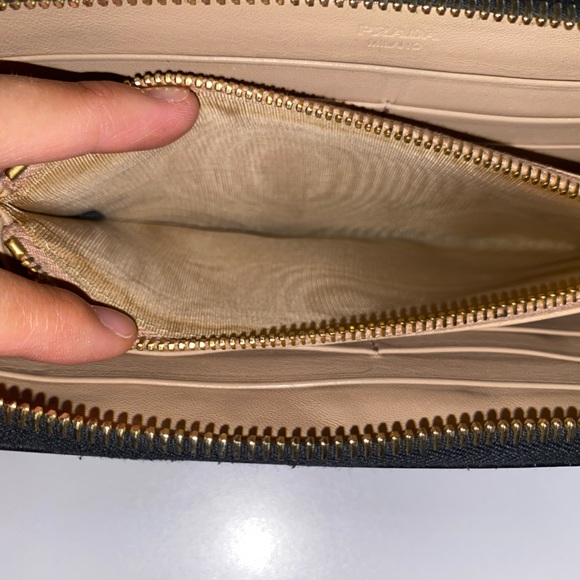 Prada soft leather zip up wallet in black (Nero) - Picture 13 of 13